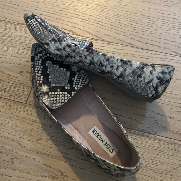 Steve Madden Snake Print Womens Shoe - Picture 4 of 6